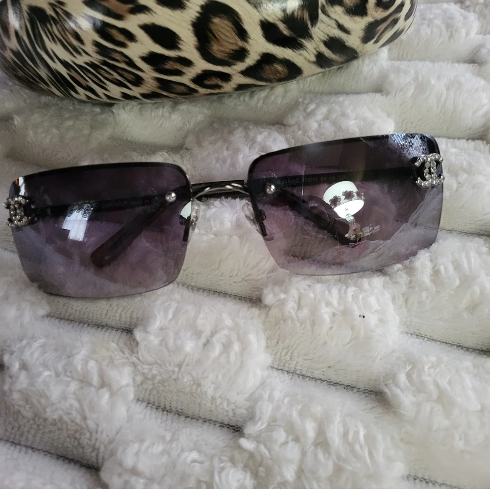 Elegant  Sunglasses - Picture 6 of 6